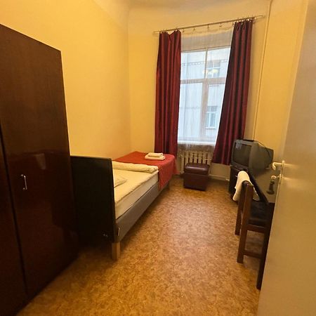 Hostel Viktorija With Private Rooms รีกา ภายนอก รูปภาพ