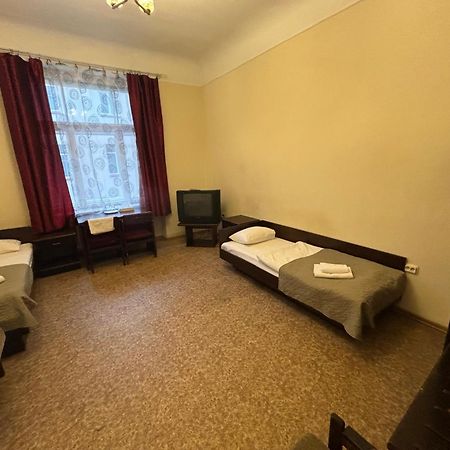 Hostel Viktorija With Private Rooms รีกา ภายนอก รูปภาพ